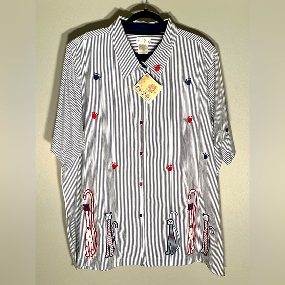 NWT Bobbie Brooks Woman Women’s 26W 28W Short Sleeve Button Shirt Cats Paws (C) - Picture 1 of 13